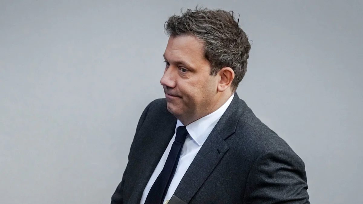 Bundespolitik: Klingbeil lädt Wirtschaft und Gewerkschaften zu Energiepreis-Krisengipfel