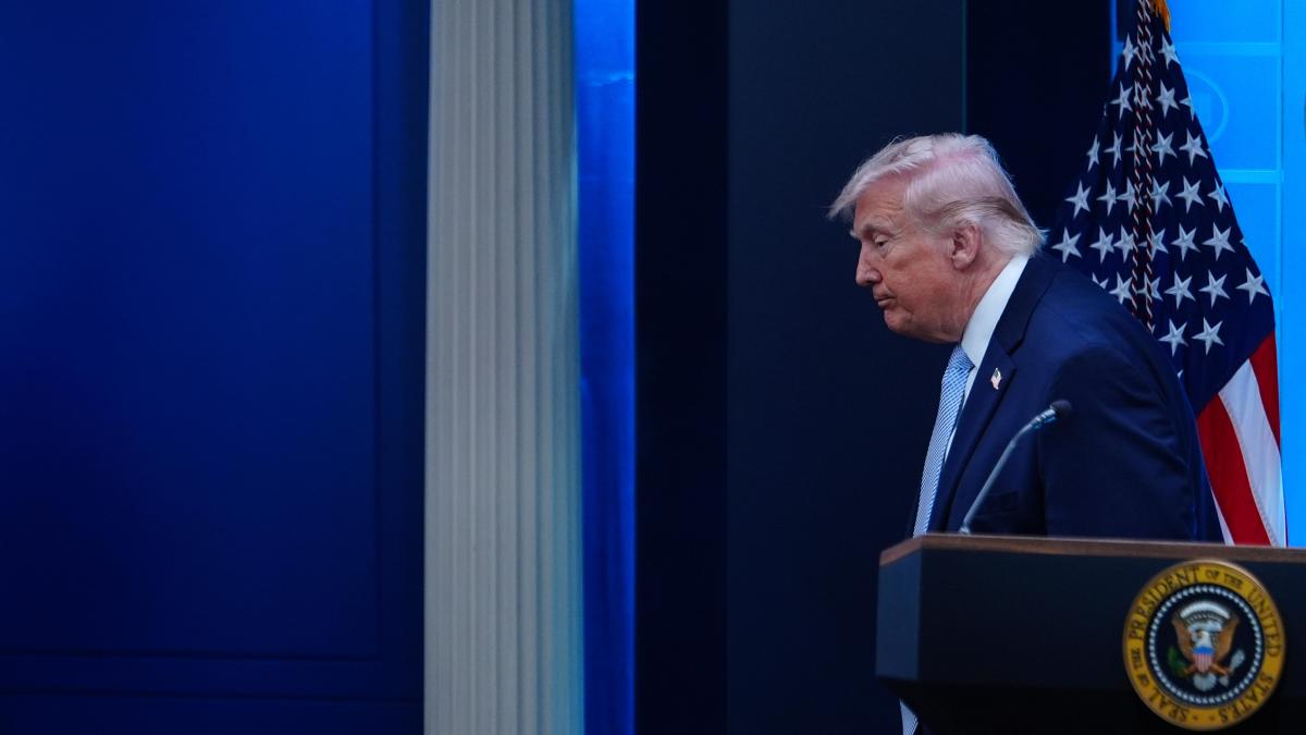 
                Trump hace grande a Irán
            