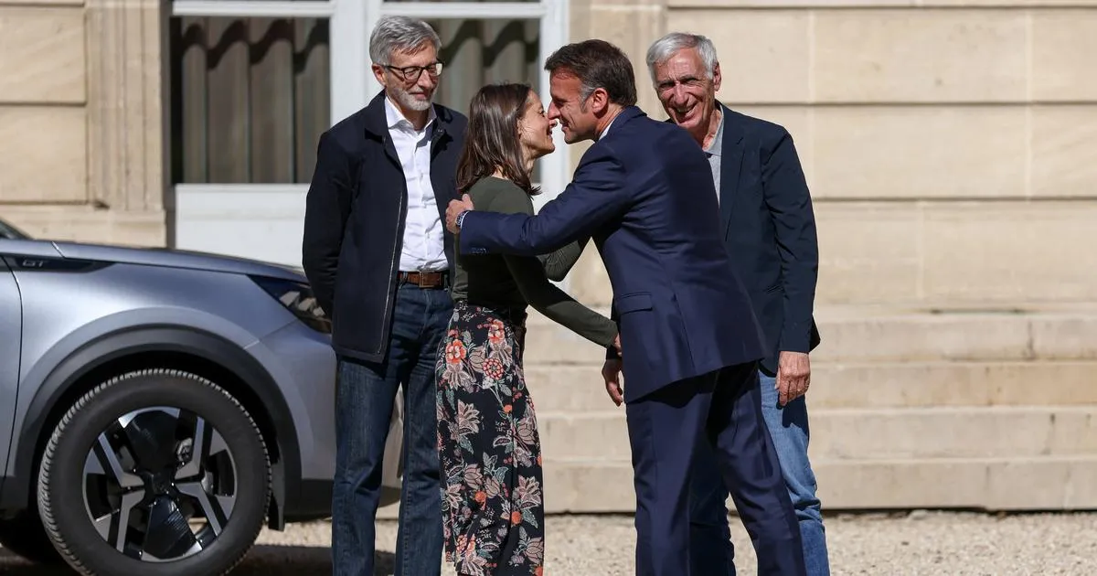 Les premières images des ex-détenus en Iran Cécile Kohler et Jacques Paris qui rencontrent Emmanuel Macron à l’Élysée