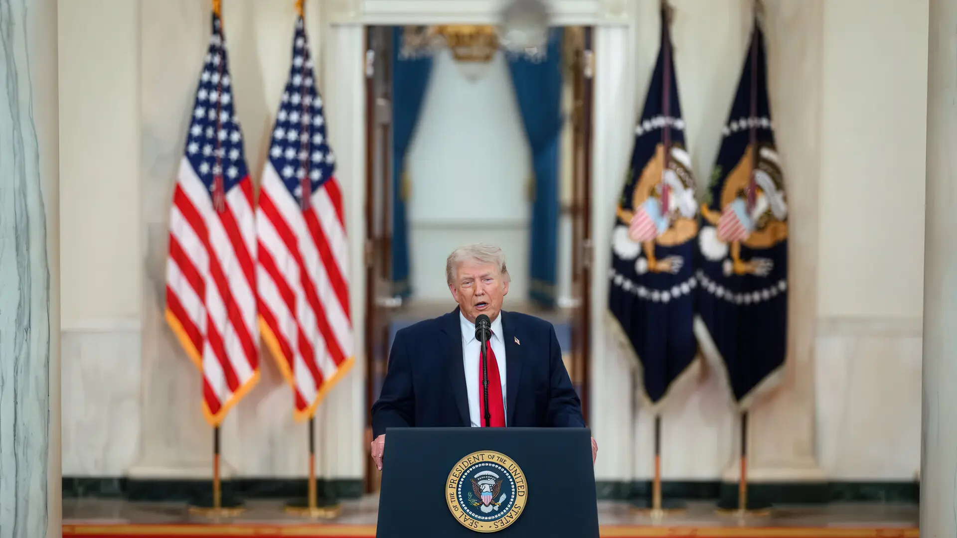 
         Trump augura una "Edad de Oro" en Oriente Próximo: "Se ganará mucho dinero" 
    