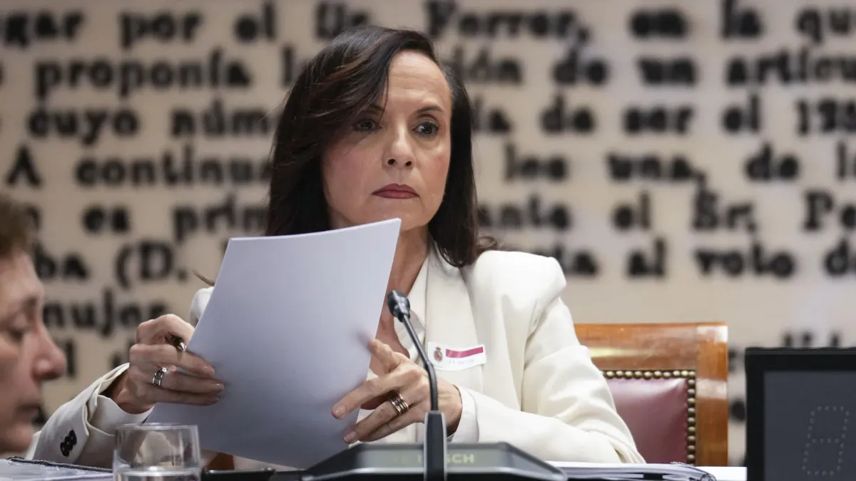 
         "En algún momento nos la damos seguro": los nuevos audios del apagón revelan que REE conocía la inestabilidad de la red dos meses antes 
    