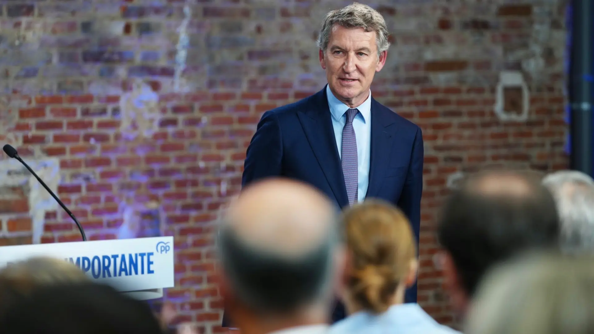 
         Feijóo exige rebajas fiscales en IRPF, vivienda y alimentos y promete acabar con "el saqueo y la mentira" cuando llegue a Moncloa 
    