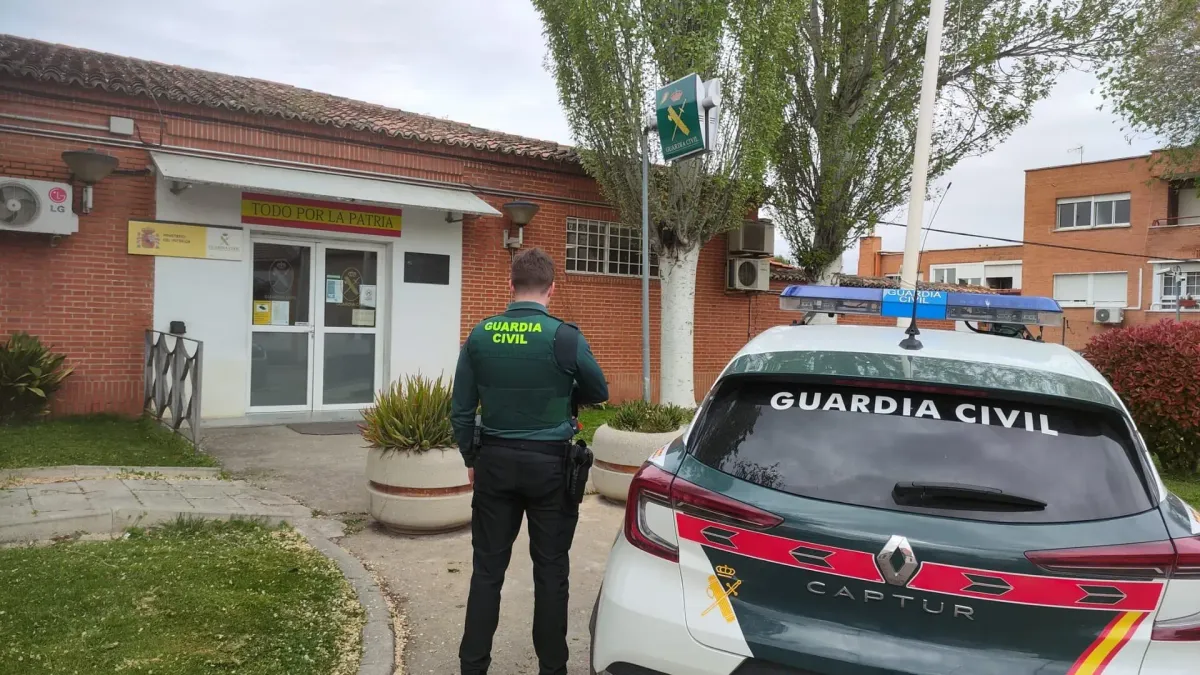 
         Detenido un menor por apuñalar a un joven de 19 años a la salida de una discoteca en Madrid 
    