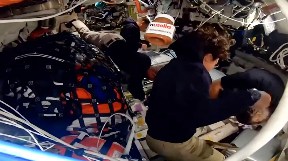 Nutella flottant ou salade de mangue ? Dans l'espace, la conversation insolite des astronautes d'Artemis II et de l'ISS sur la nourriture à bord