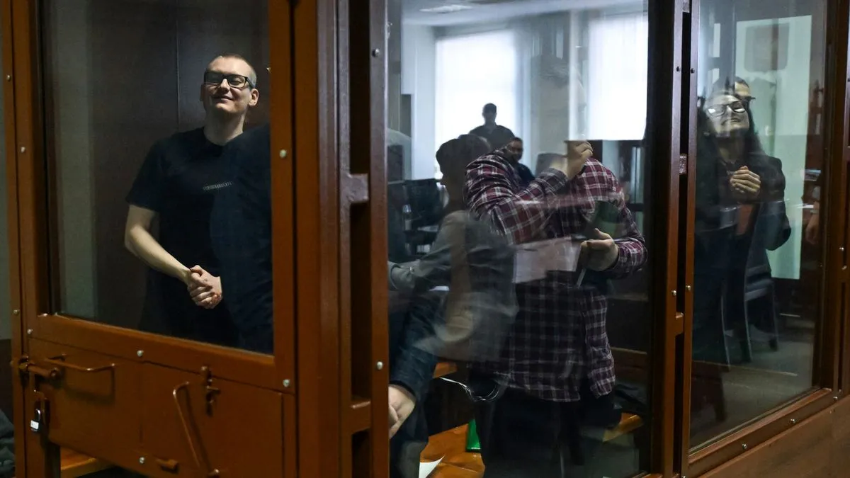 Russland - Prozess gegen »Wesna«: Russische Anti-Kriegs-Aktivisten zu langen Haftstrafen verurteilt