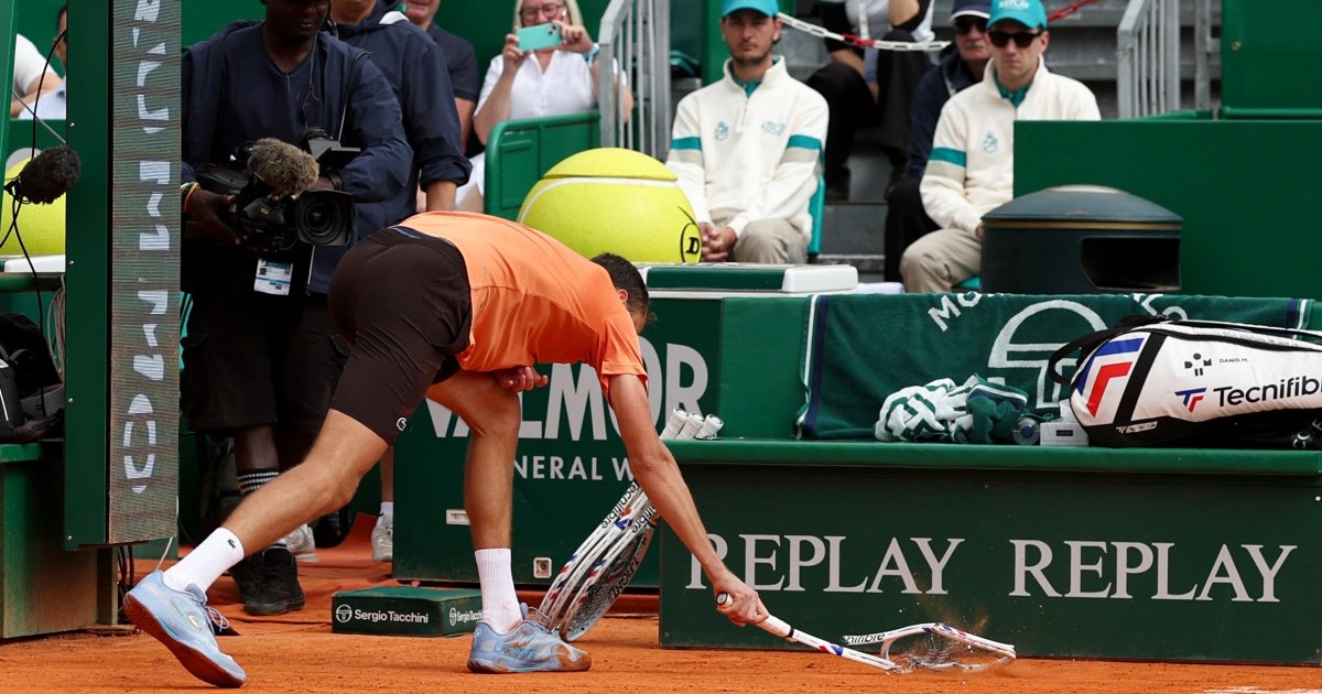 Medvedev thrashed by Berrettini as racquets smashed in Monte Carlo defeat