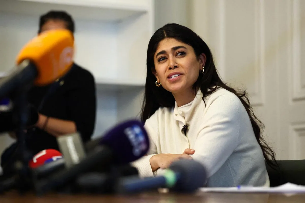 Garde à vue de Rima Hassan : l’eurodéputée LFI porte plainte après les fuites dans la presse, Gérald Darmanin saisit l’inspection générale de la justice