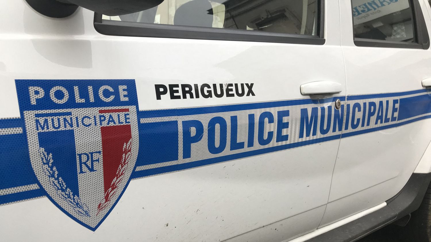 Quatre personnes placées en garde à vue à Périgueux après la découverte d'un homme gravement blessé "probablement" à l'arme blanche