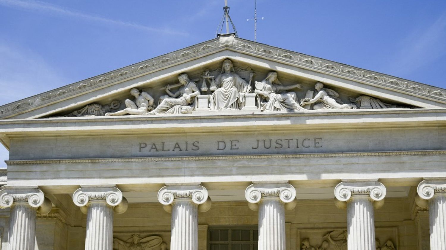 Dans le Var, sept tonnes de cigarettes de contrebande saisies, un suspect mis en examen et placé en détention provisoire