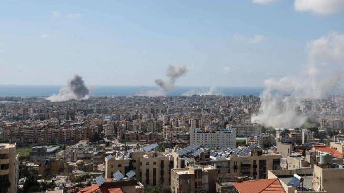 
                Líbano denuncia “masacres” en el mayor ataque israelí desde que se inició la guerra
            