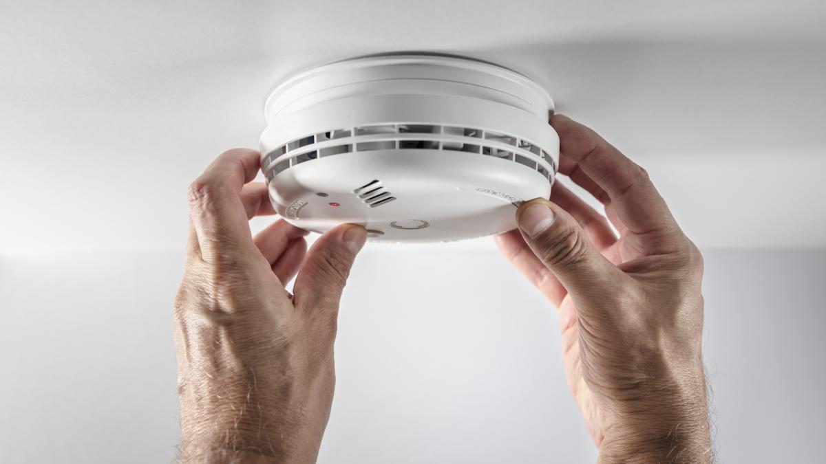 
                                                                                                  Barcelona obligará a instalar detectores de humo en todas las viviendas de nueva construcción
                                                                                              