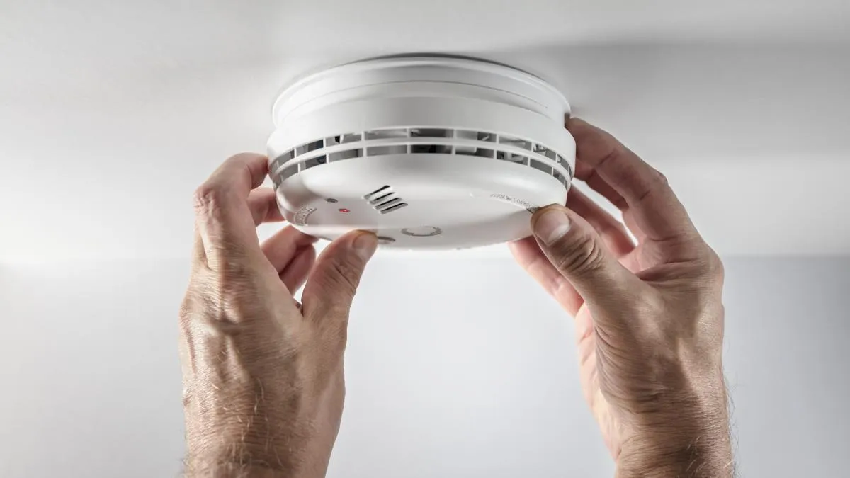 
                                                                                                  Barcelona obligará a instalar detectores de humo en todas las viviendas de nueva construcción
                                                                                              
