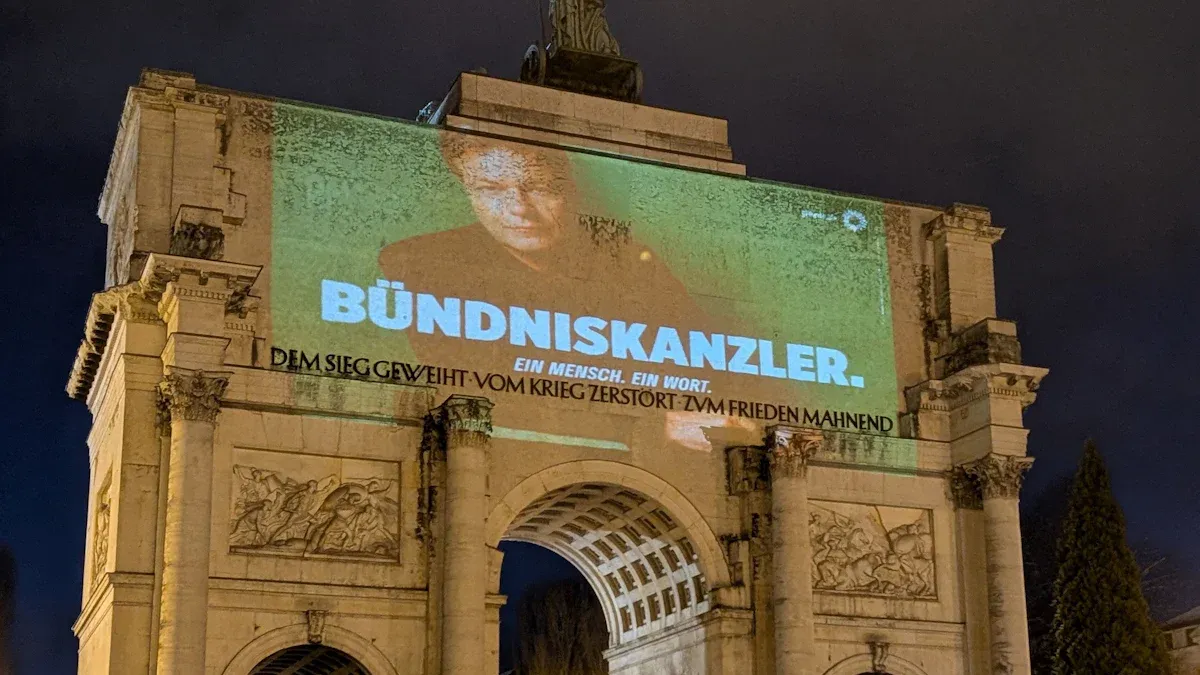 Politik in München: Illegale Habeck-Projektion am Siegestor: Grüne müssen Bußgeld bezahlen