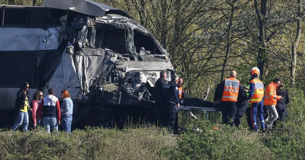 Poids lourd percuté par un TGV dans le Pas-de-Calais : la mise en examen du chauffeur du camion requise pour homicide routier