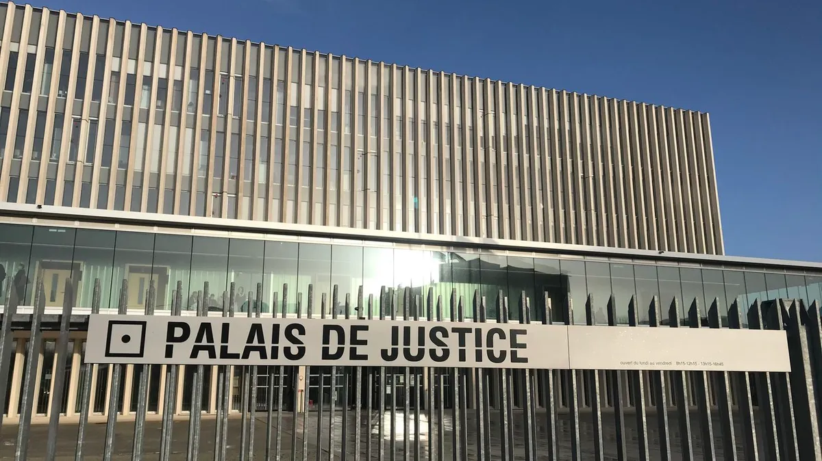 Un ex-entraîneur de football de Caen, soupçonné de viols sur plusieurs joueuses, interpellé et placé en garde à vue