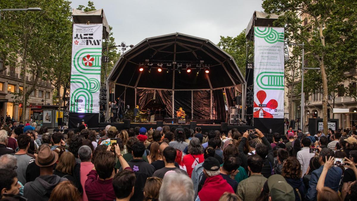 
                                                                                                                      El festival de Jazz de Barcelona crece con Branford Marsalis, Sullivan Fortner y Maria Schneider
                                                                                                                  