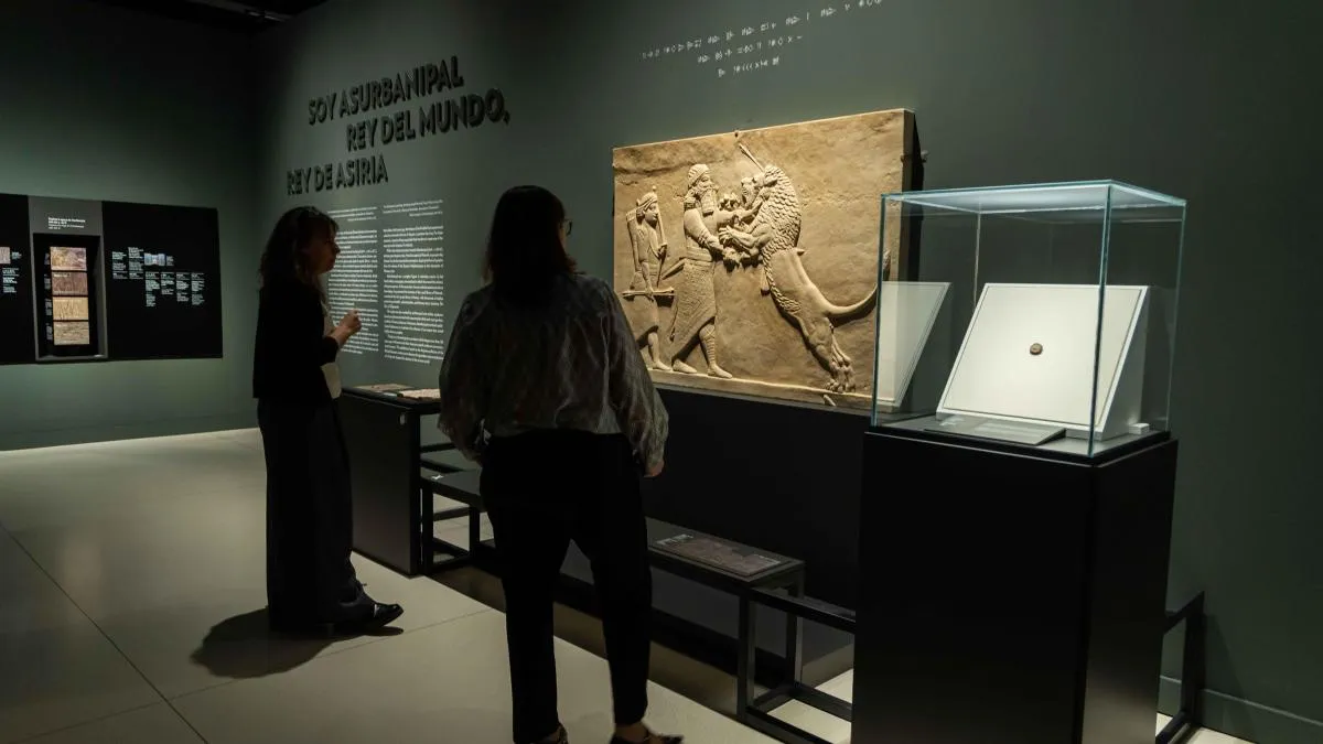
                                                                                                                        Asurbanipal extiende su reino hasta Madrid
                                                                                                                    
