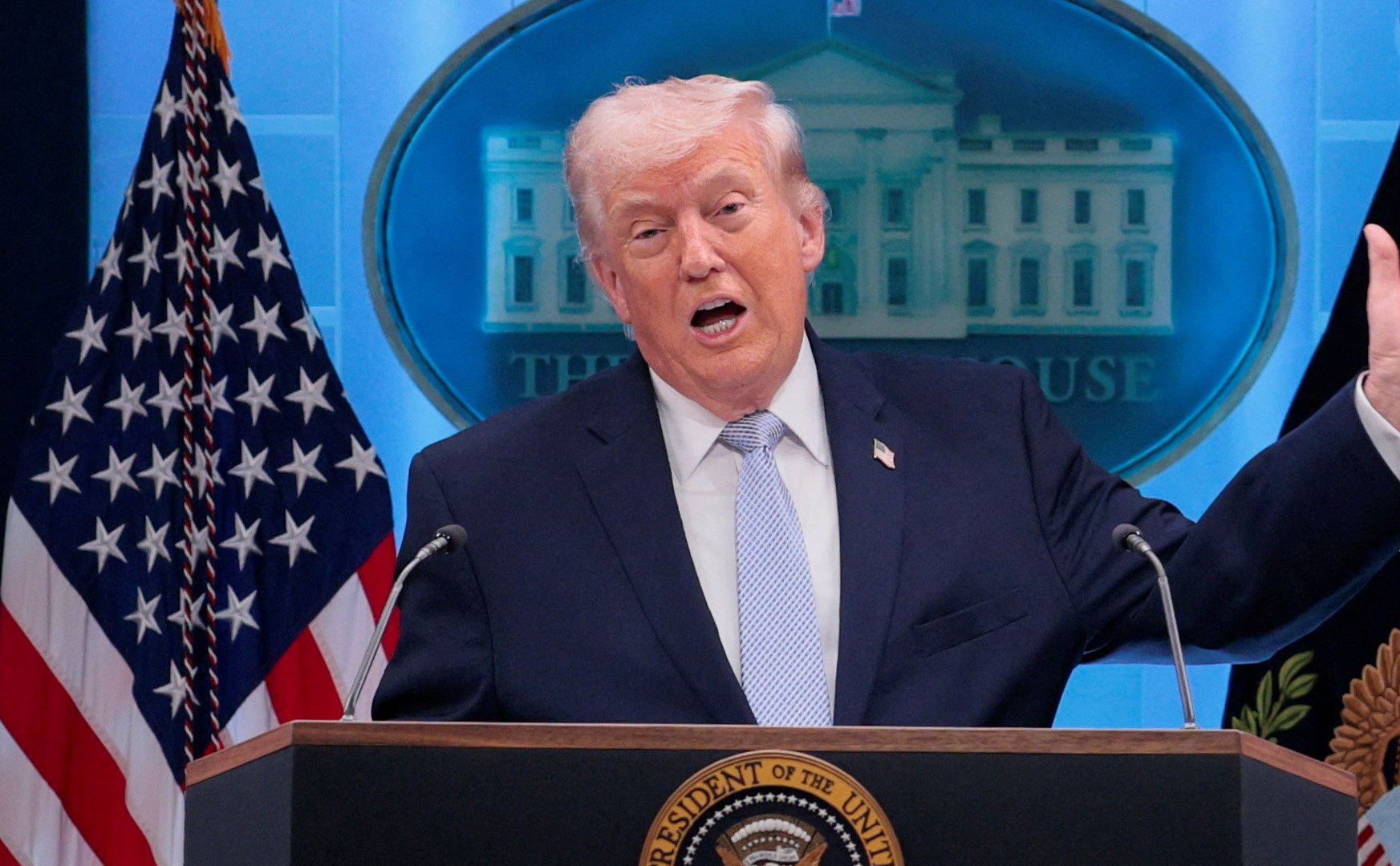 Trump threatens 50% tariffs on countries that supply Iran with weapons