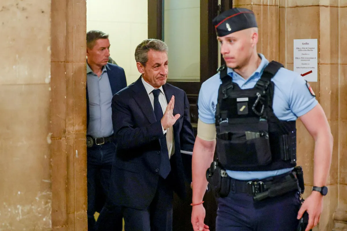 Au procès en appel de l’affaire libyenne, comment Nicolas Sarkozy a méthodiquement sacrifié le fidèle Claude Guéant