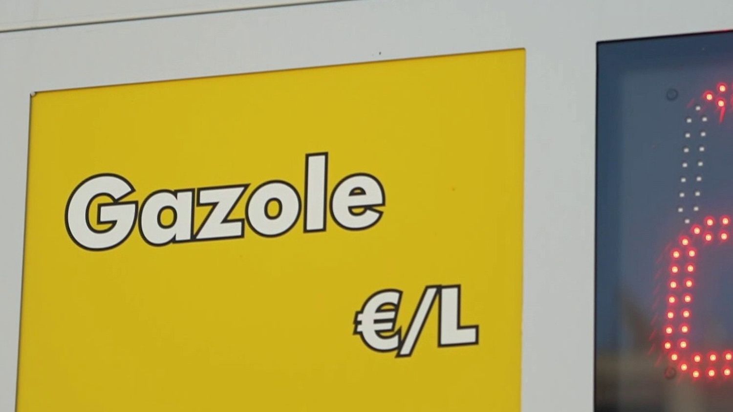 Cessez-le-feu en Iran : le prix du pétrole à nouveau en baisse, les particuliers et professionnels français restent prudents