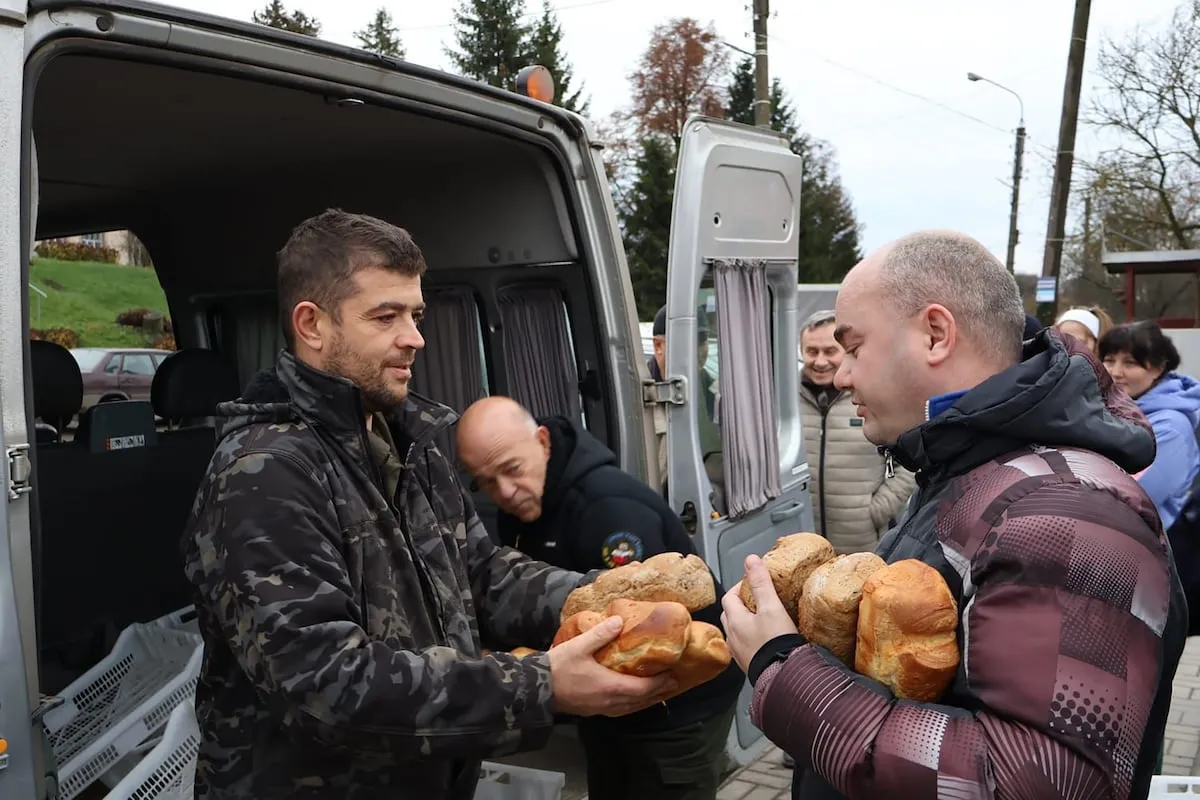 Un panadero del sur de Francia prepara su decimoprimera misión humanitaria a Ucrania