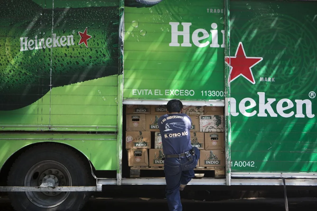Heineken reconoce que el cierre de Ormuz afectará a sus costes y a la disponibilidad de materia prima