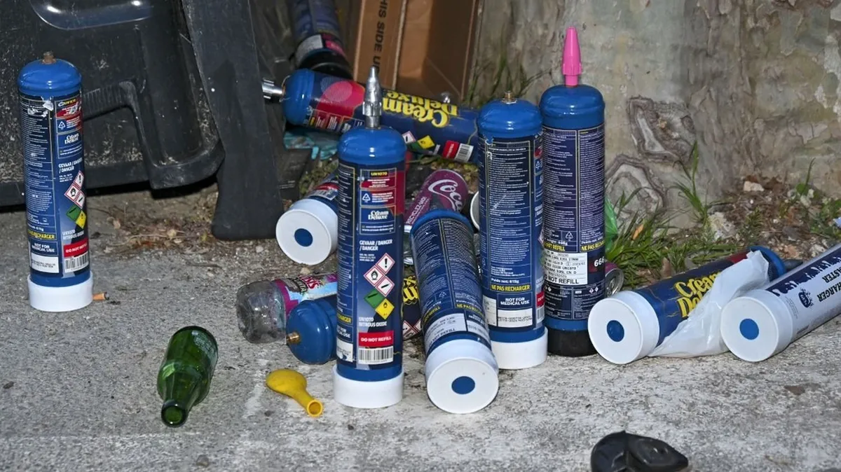 Protoxyde d'azote : un million de bonbonnes retrouvées dans trois incinérateurs de région parisienne en 2025
