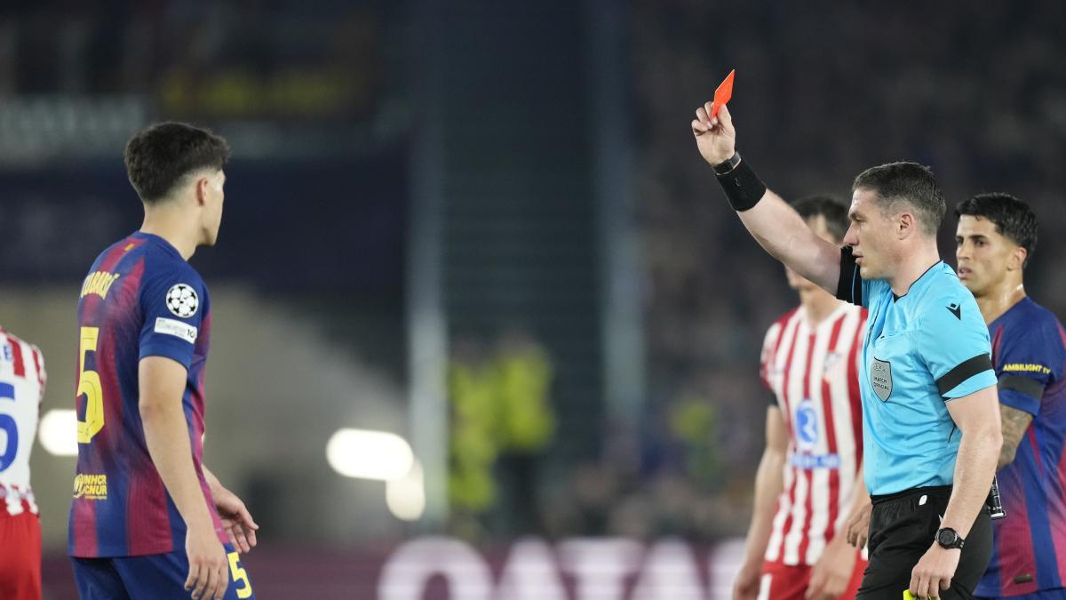 
                        El Barça se obliga a un milagro tras encajar una derrota cruel
                    