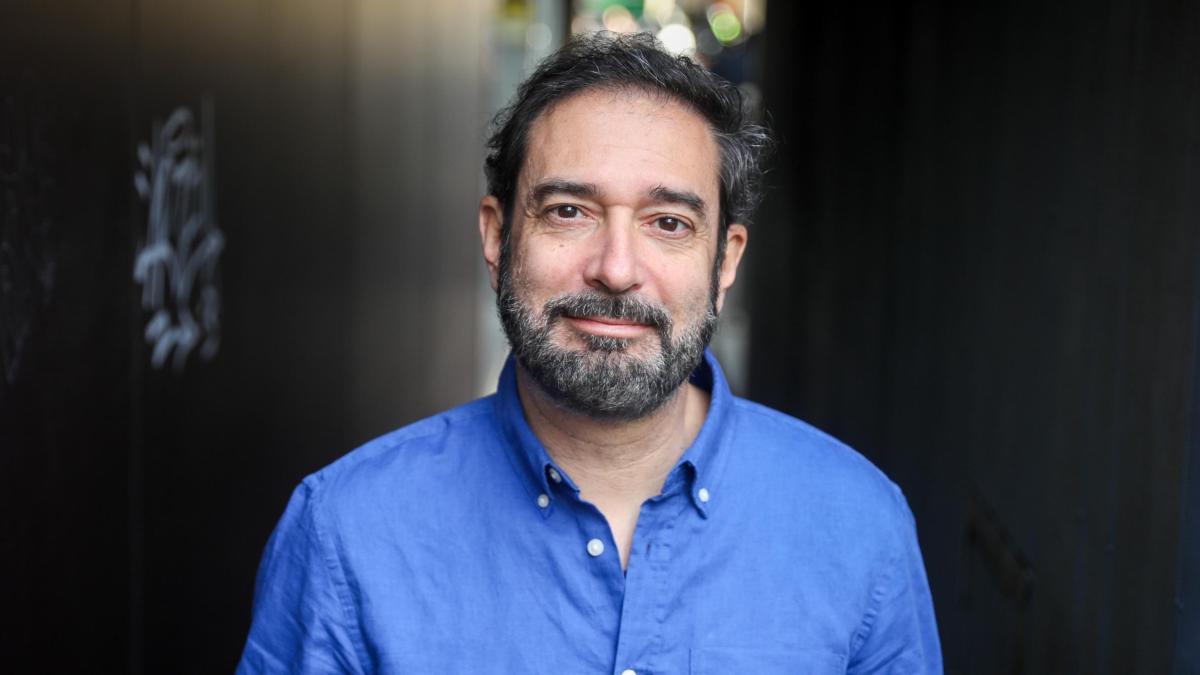 
                                           Pere Estupinyà, bioquímico: “Muchas personas se arrepienten de no haberse separado, de haber trabajado demasiado o de no haber cambiado de empleo, cuando se hacen mayores”
                                       