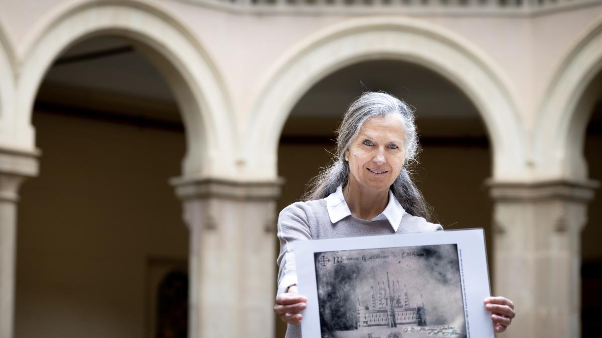 
                                                                                              “Gaudí se entregó al proyecto fallido para los franciscanos”
                                                                                          