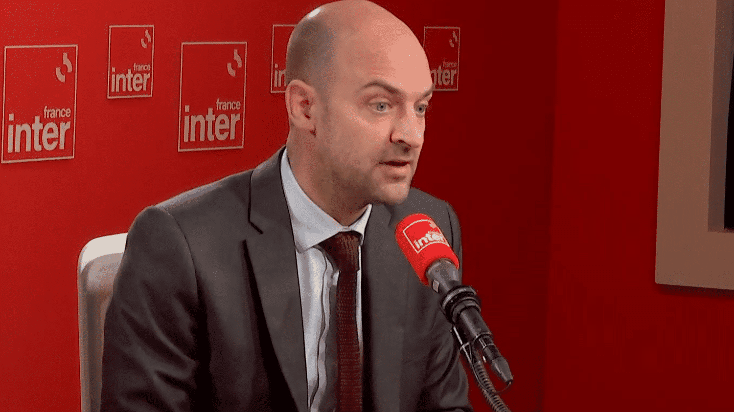 Frappes israéliennes au Liban : le ministre des Affaires étrangères parle d'un "choc" et dénonce "des attaques intolérables qui fragilisent le cessez-le-feu"