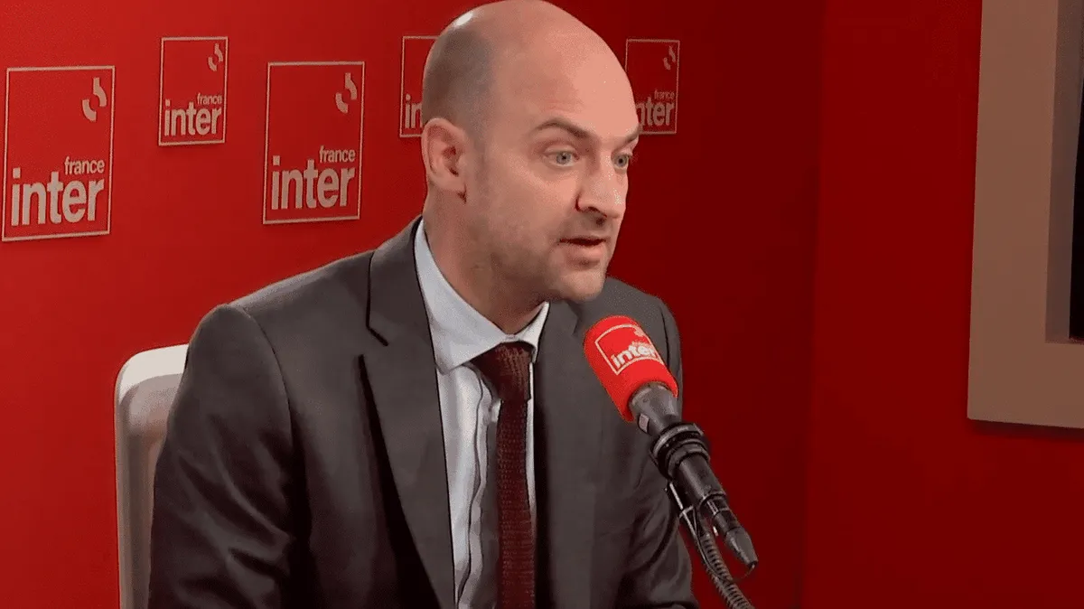 Frappes israéliennes au Liban : le ministre des Affaires étrangères parle d'un "choc" et dénonce "des attaques intolérables qui fragilisent le cessez-le-feu"