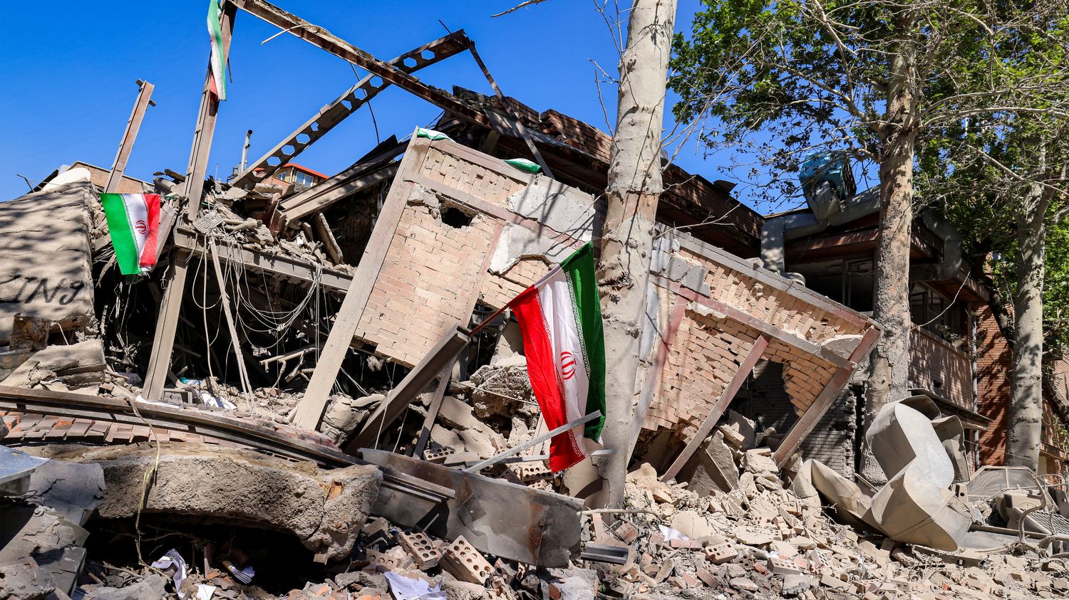 "Tétanisés" et sans nouvelles de leurs proches, des Iraniens vivant à l'étranger s'inquiètent d'un régime "encore plus sauvage qu'avant"