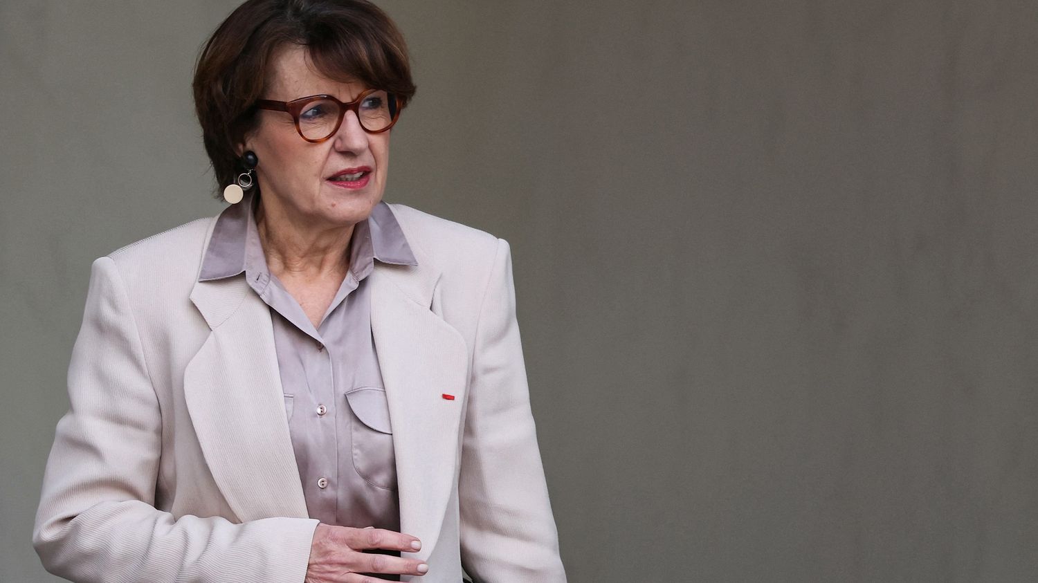 Carburants : "Une aide complémentaire" pour le gazole non routier des agriculteurs sera annoncée "dans les heures ou les jours qui viennent", promet la ministre de l'Agriculture Annie Genevard
