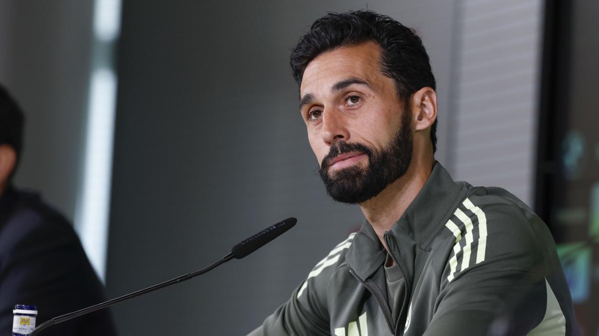 
                                                                                                         Arbeloa ve “normales” los pitos a Vinícius
                                                                                                     