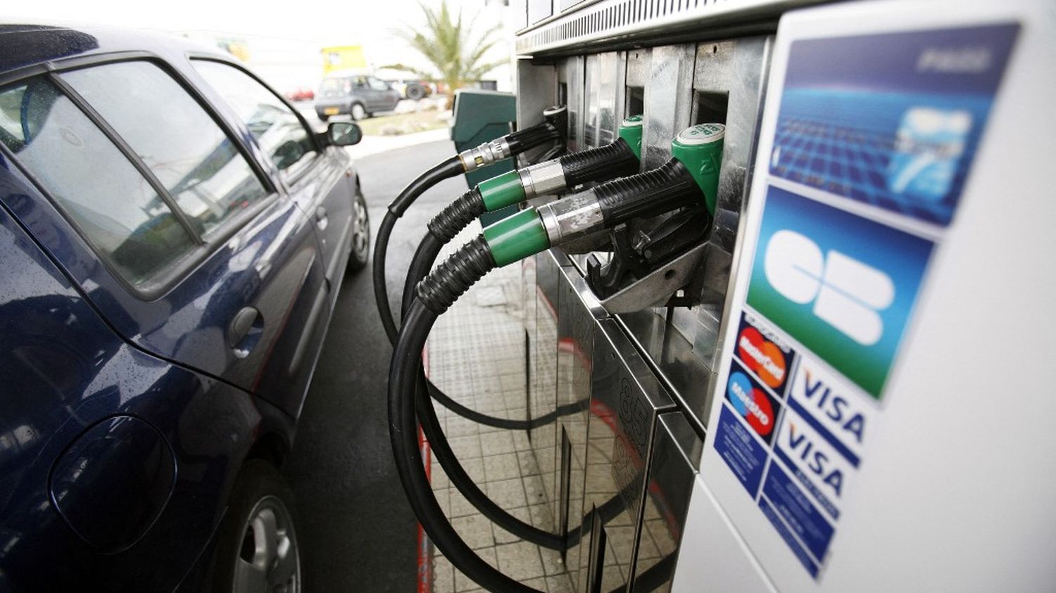 Carburants : une baisse des prix "peut arriver relativement vite", selon le syndicat Mobilians, si la baisse du cours du pétrole est "durable"