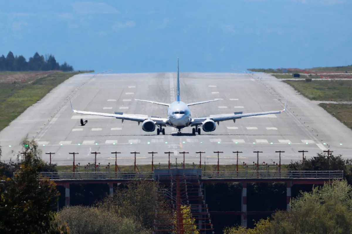 Vuelos, petróleo, inflación, oro, bitcoin y mercados: ¿qué cambia con la tregua entre EEUU e Irán?