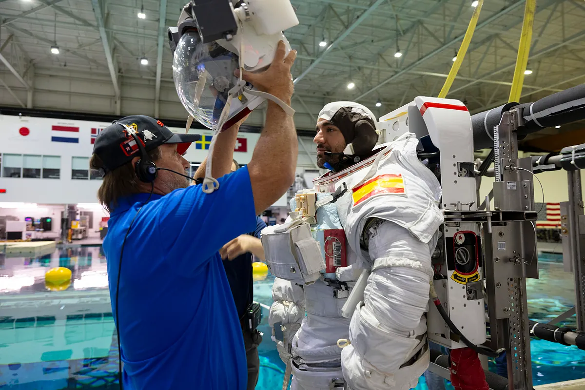El astronauta Pablo Álvarez sigue Artemis 2 desde Houston mientras entrena para volar a la Estación Espacial: "Espero tener la oportunidad de viajar a la Luna