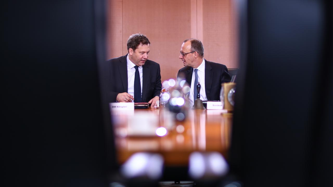 Ein Jahr Koalitionsvertrag: Von Liebe, Brücken und Reformen