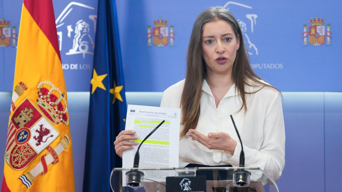 
                  El PP relativiza la detención del casco azul español y la compara con un control de tráfico
              