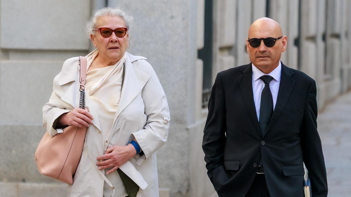 
                     Carmen Pano: “Un señor me esperaba en la sede del PSOE para recoger el dinero”
                 