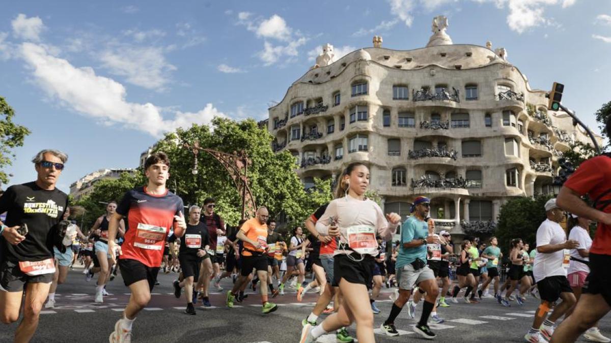 
                                                                                                      La Cursa del Corte Inglés amplía su cupo con 10.000 dorsales tras agotar los 40.000 en “tiempo récord”
                                                                                                  