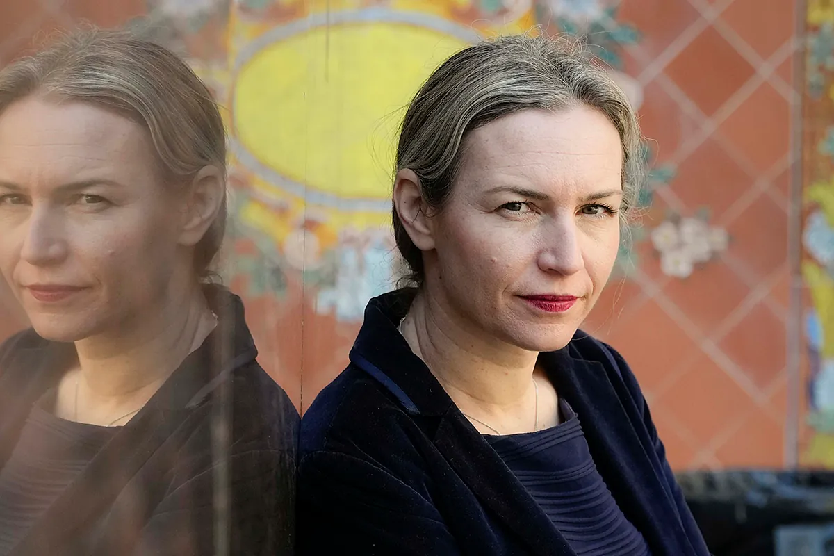 Lea Ypi, politóloga: "En nombre de la seguridad se demoniza a los migrantes como si fuesen criminales"