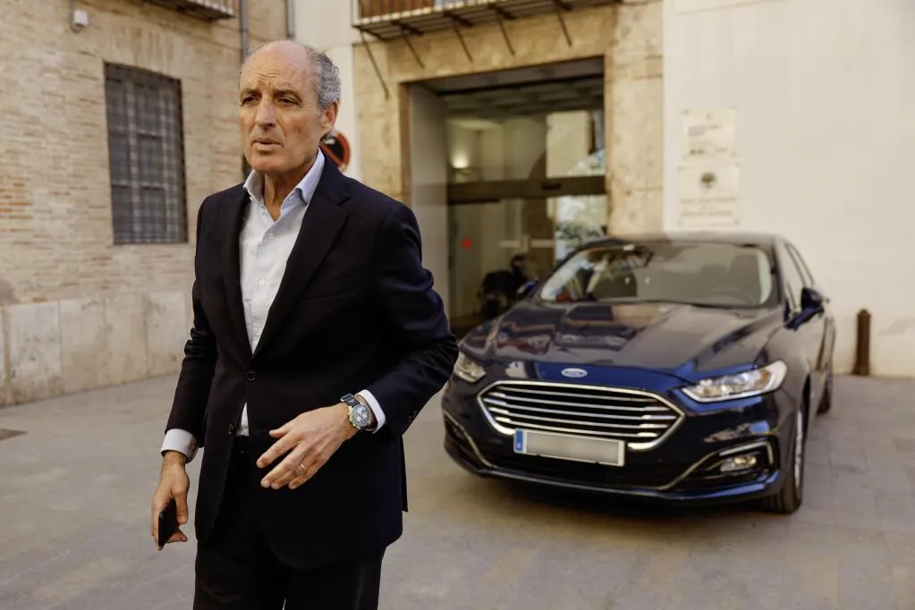 El ex presidente Francisco Camps se enzarza con Llorca por el gasto "desmesurado" en gasolina de su coche oficial