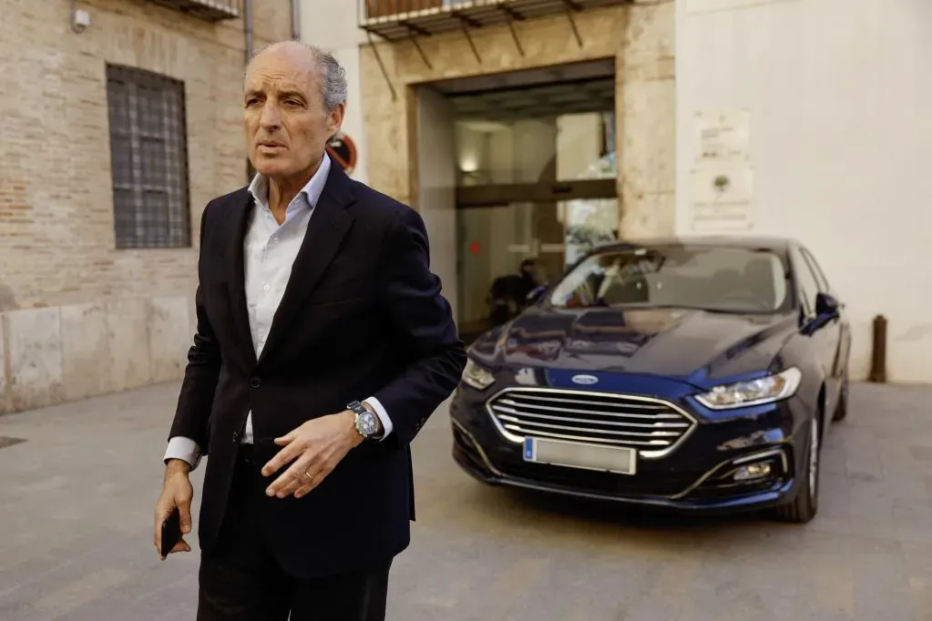 El ex presidente Francisco Camps se enzarza con Llorca por el gasto "desmesurado" en gasolina de su coche oficial