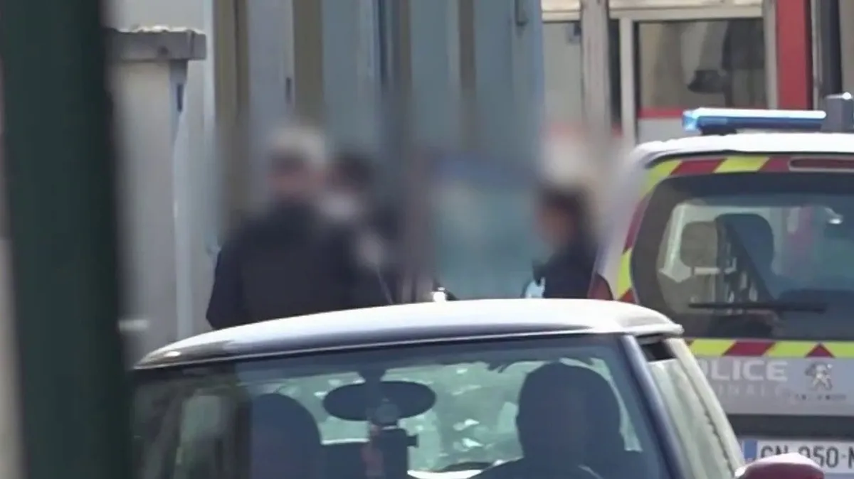 "Ils sont vraiment trop agressifs, trop virulents" : à Villeneuve-Saint-Georges, 11 policiers soupçonnés de violences ont été arrêtés