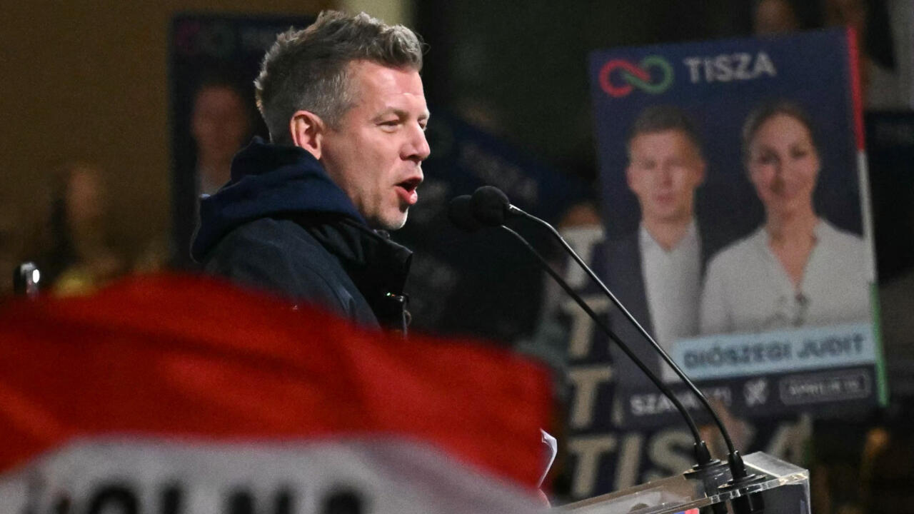 Législatives en Hongrie: l'opposant Péter Magyar sonne la mobilisation de son camp