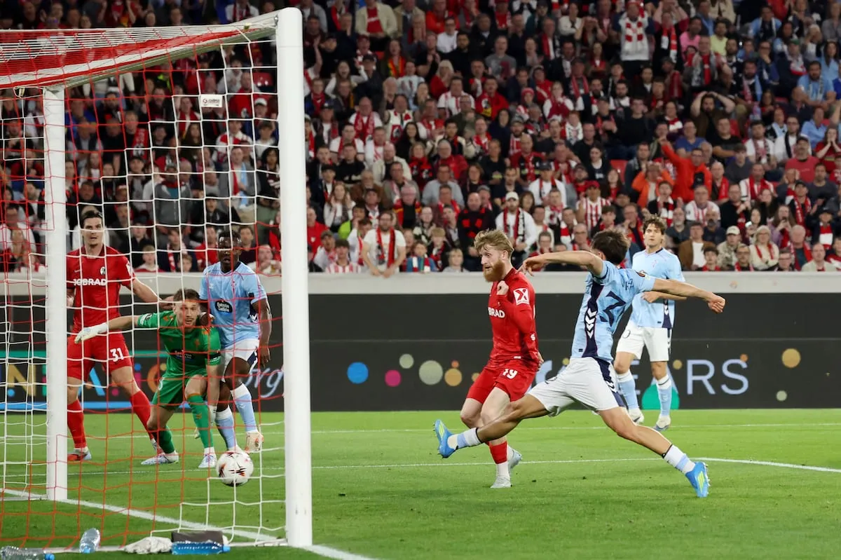 El Friburgo deja en la UCI al Celta en la ida de los cuartos de final de la Europa League