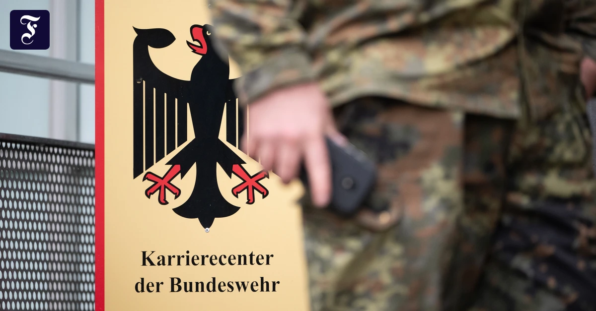 Deutschland-Liveblog: Verteidigungsministerium:  Genehmigungspflicht für Auslandsreisen entfällt