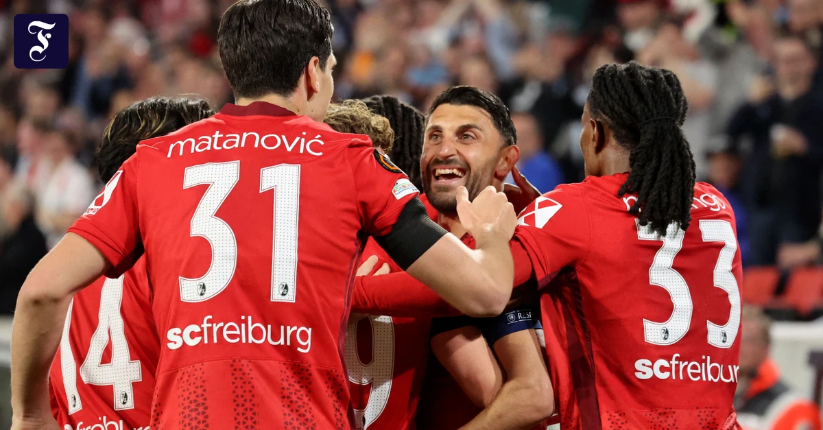 Jubel in Europa League: Freiburg stößt die Tür ins Halbfinale ganz weit auf